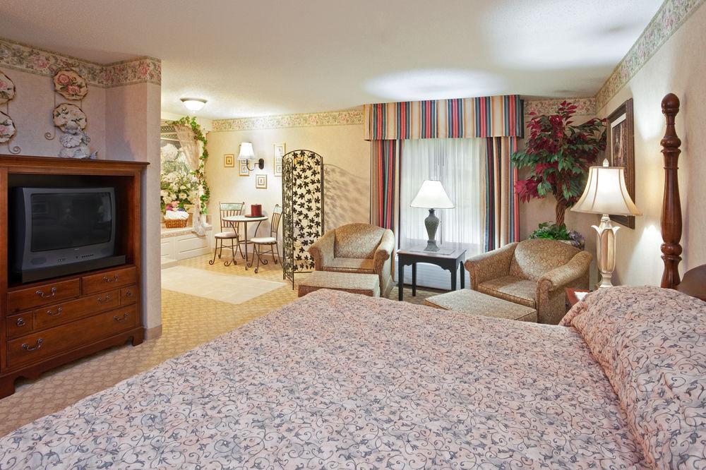 Holiday Inn Express & Suites - Sharon-Hermitage, An Ihg Hotel West Middlesex Dış mekan fotoğraf